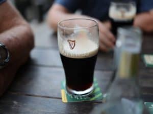一品脱吉尼斯吉尼斯酒吧传统爱尔兰饮料